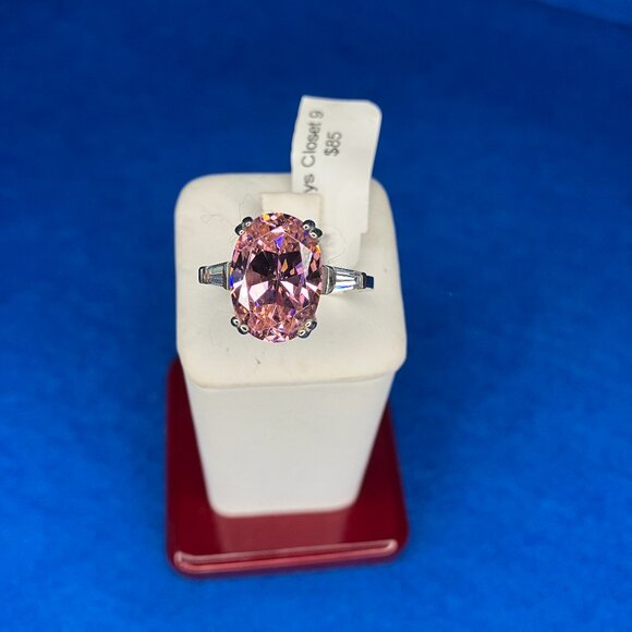 LADIES RING - Picture 1 of 4